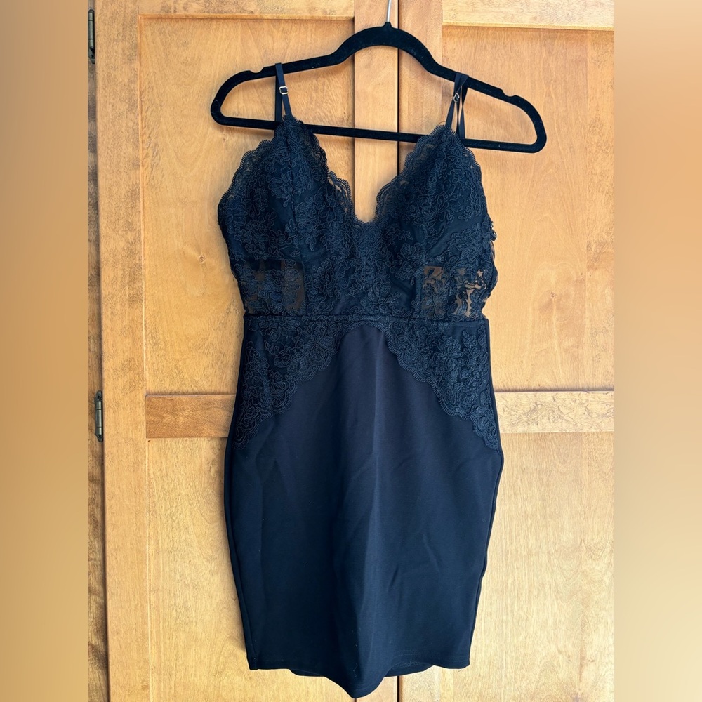 Black lace short dress